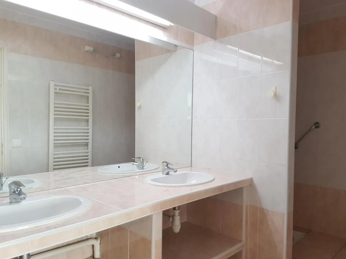 2 Pieces Avec Balcon Et Terrasse - Plage A 50M - Clim, Wifi, Parking - Fr-1-466A-17 Saint-Raphaël Apartmán