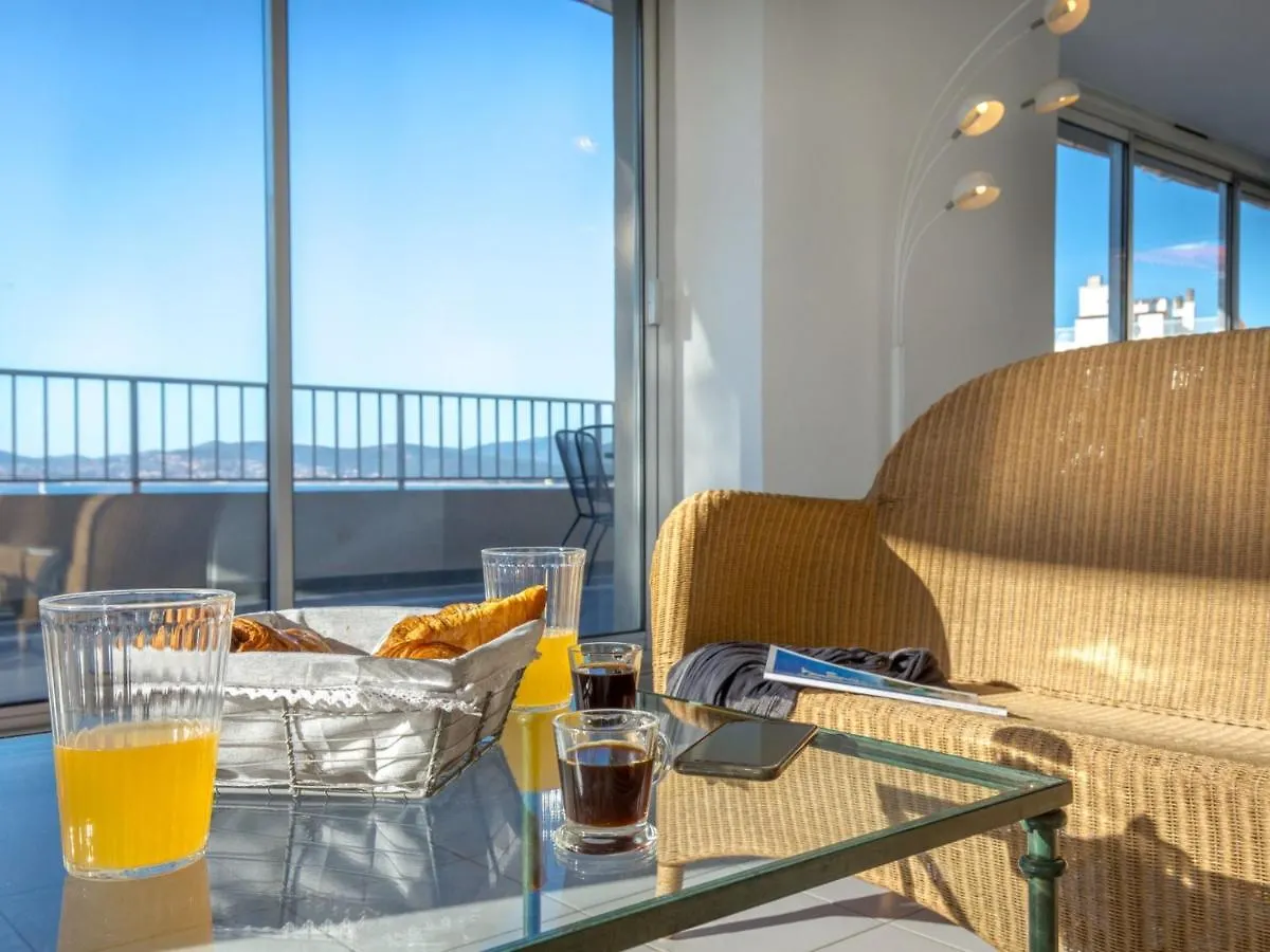 2 Pieces Avec Balcon Et Terrasse - Plage A 50M - Clim, Wifi, Parking - Fr-1-466A-17 Saint-Raphael