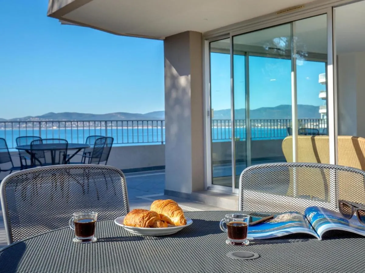 Apartment 2 Pieces Avec Balcon Et Terrasse - Plage A 50M - Clim, Wifi, Parking - Fr-1-466A-17 Saint-Raphael